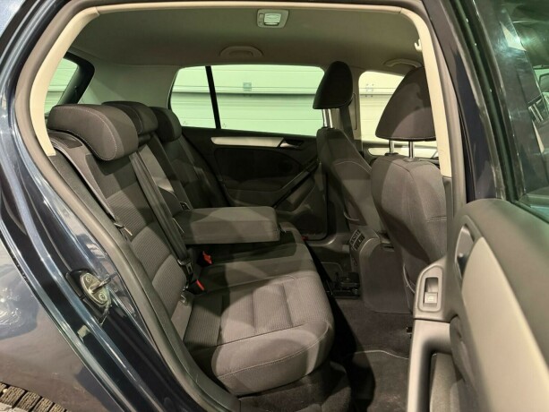 volkswagen-golf-diesel-2011-big-10