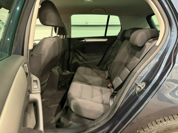 volkswagen-golf-diesel-2011-big-9