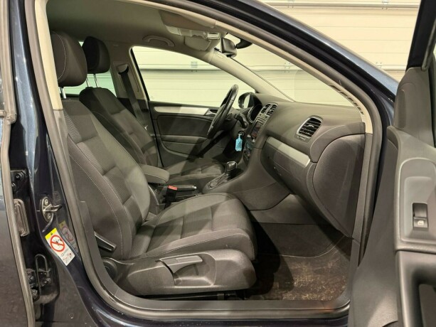 volkswagen-golf-diesel-2011-big-8