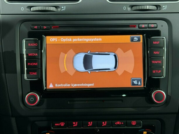 volkswagen-golf-diesel-2011-big-16