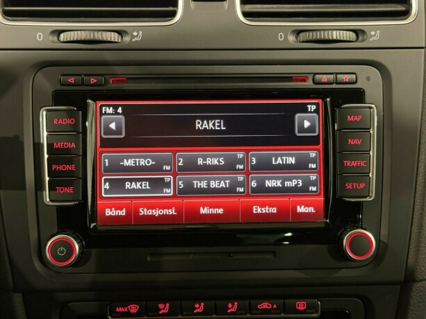 volkswagen-golf-diesel-2011-big-18