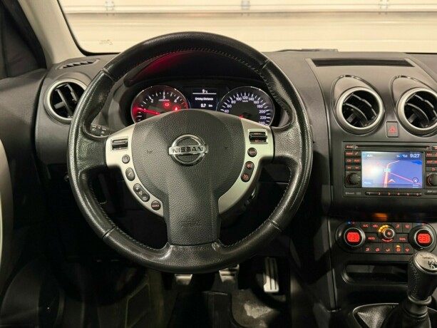 nissan-qashqai-diesel-2011-big-14