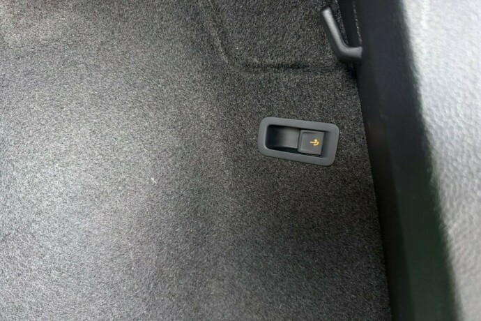 seat-ateca-bensin-2018-big-12