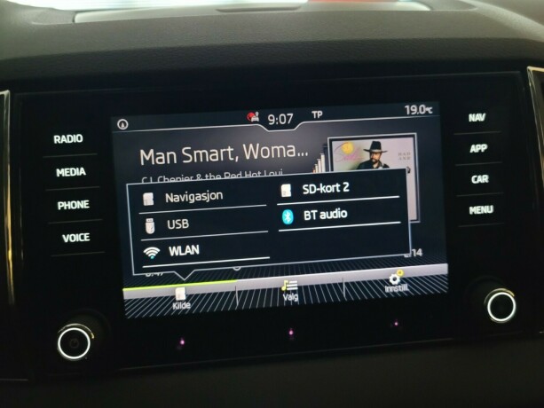 skoda-karoq-diesel-2018-big-37