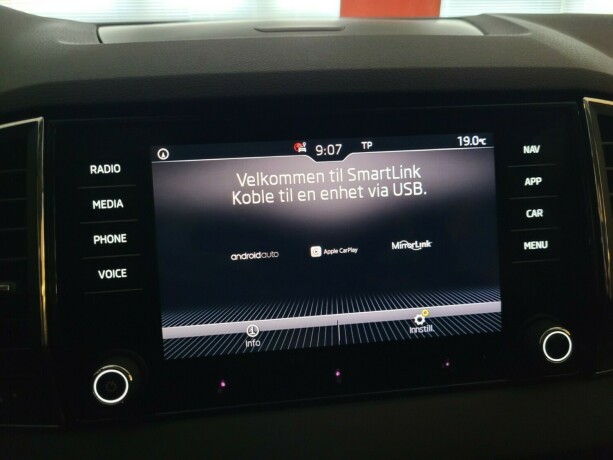 skoda-karoq-diesel-2018-big-35