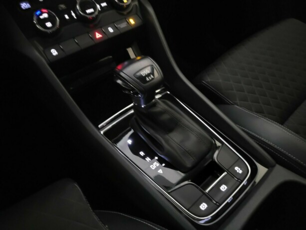 skoda-karoq-diesel-2018-big-26