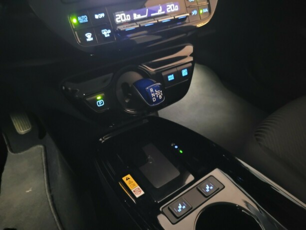 toyota-prius-elektrisitetbensin-2019-big-20