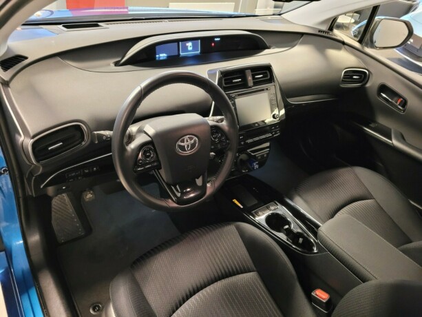 toyota-prius-elektrisitetbensin-2019-big-18