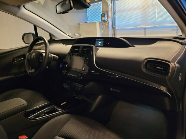 toyota-prius-elektrisitetbensin-2019-big-12