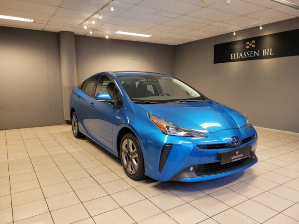 toyota-prius-elektrisitetbensin-2019-big-10