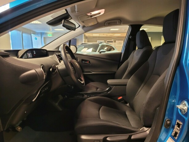 toyota-prius-elektrisitetbensin-2019-big-17