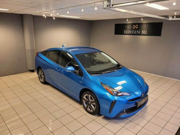 toyota-prius-elektrisitetbensin-2019-big-1