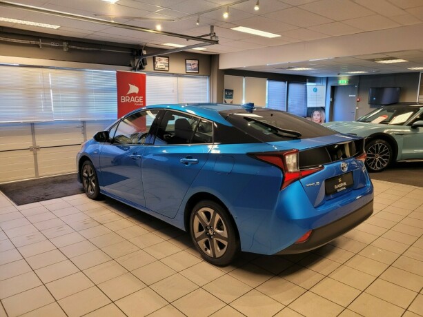 toyota-prius-elektrisitetbensin-2019-big-6