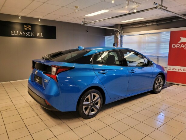 toyota-prius-elektrisitetbensin-2019-big-4