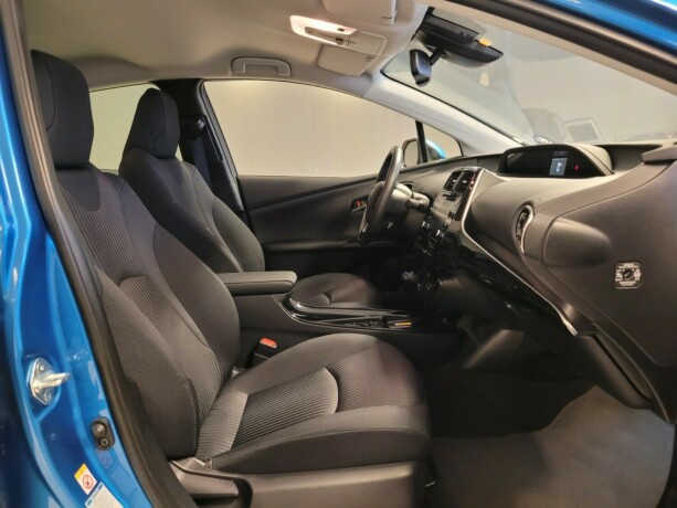 toyota-prius-elektrisitetbensin-2019-big-11