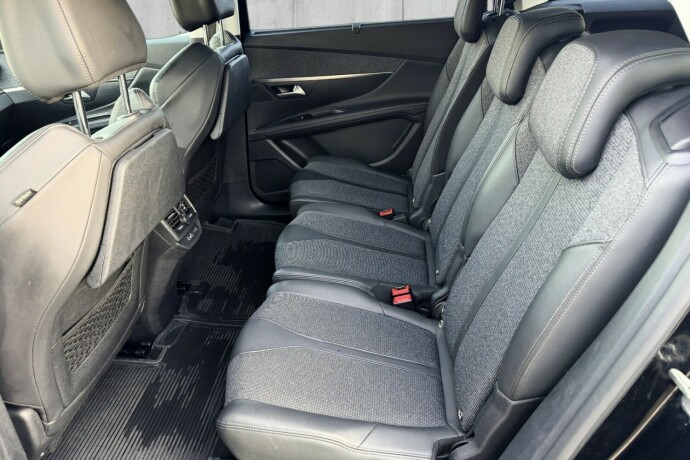 peugeot-5008-bensin-2019-big-13