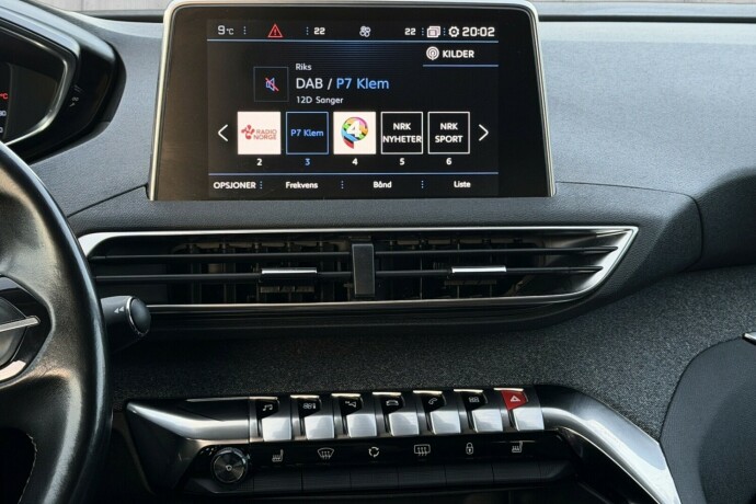 peugeot-5008-bensin-2019-big-6