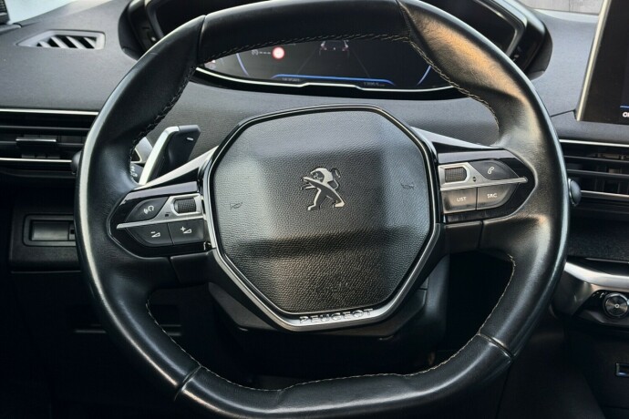 peugeot-5008-bensin-2019-big-10