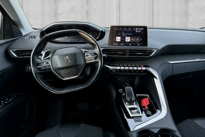 peugeot-5008-bensin-2019-big-9