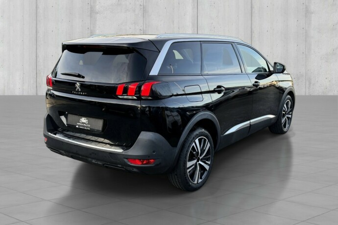 peugeot-5008-bensin-2019-big-3