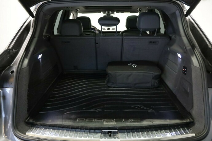 porsche-cayenne-elektrisitetbensin-2020-big-10