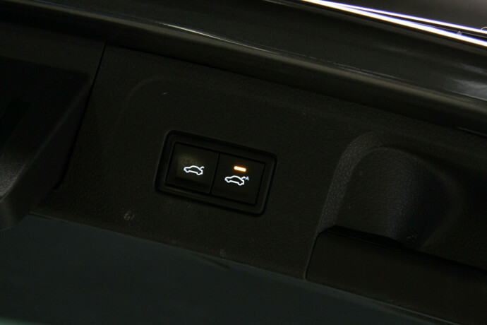 volkswagen-passat-plug-in-petrol-2017-big-35