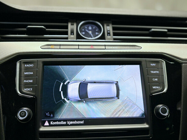 volkswagen-passat-plug-in-petrol-2017-big-17