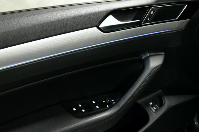 volkswagen-passat-plug-in-petrol-2017-big-26