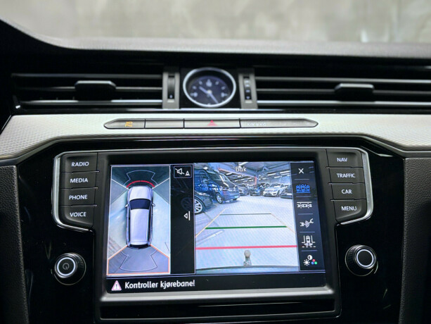 volkswagen-passat-plug-in-petrol-2017-big-13