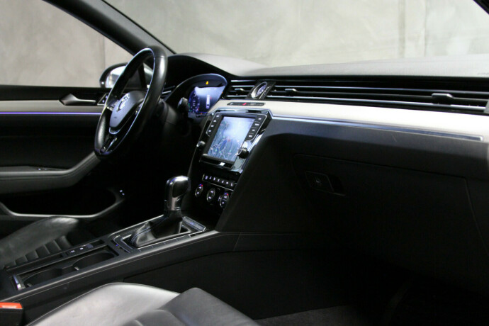 volkswagen-passat-plug-in-petrol-2017-big-8