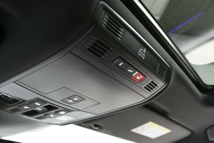 volkswagen-passat-plug-in-petrol-2017-big-24