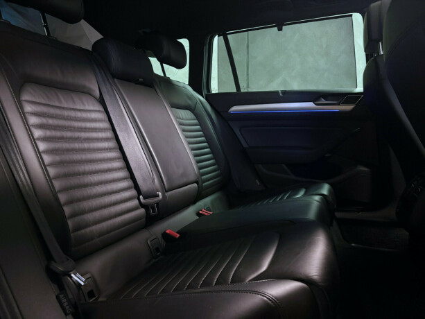 volkswagen-passat-plug-in-petrol-2017-big-4