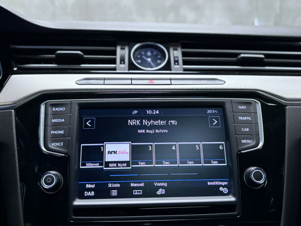 volkswagen-passat-plug-in-petrol-2017-big-14