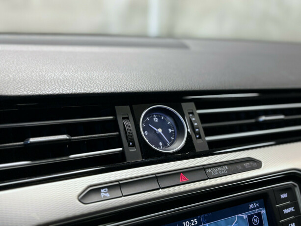 volkswagen-passat-plug-in-petrol-2017-big-10