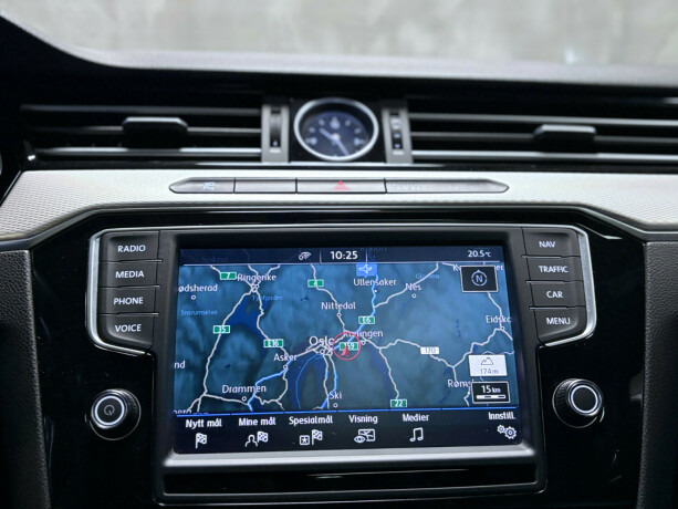 volkswagen-passat-plug-in-petrol-2017-big-11