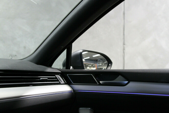 volkswagen-passat-plug-in-petrol-2017-big-23