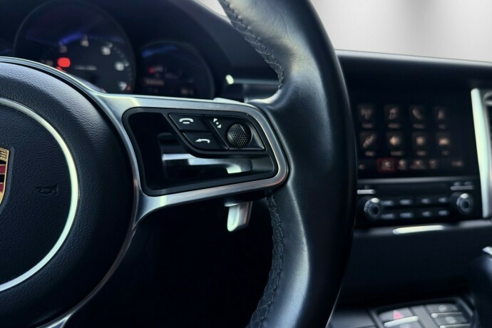 porsche-macan-bensin-2017-big-27