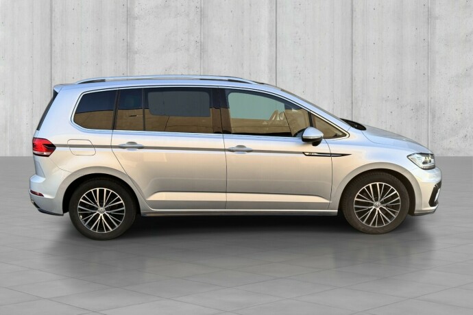 volkswagen-touran-bensin-2018-big-5
