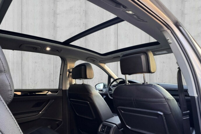 volkswagen-touran-bensin-2018-big-14