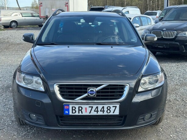 volvo-v50-diesel-2008-big-1