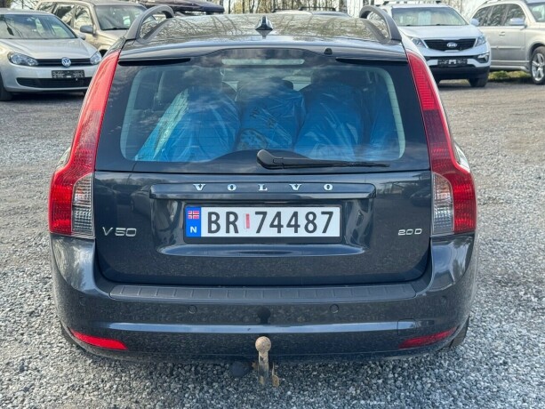 volvo-v50-diesel-2008-big-5