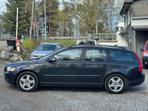 volvo-v50-diesel-2008-big-3