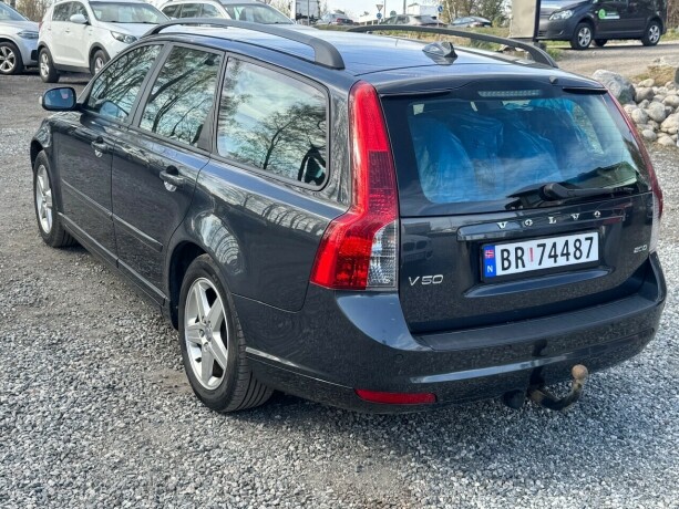volvo-v50-diesel-2008-big-4