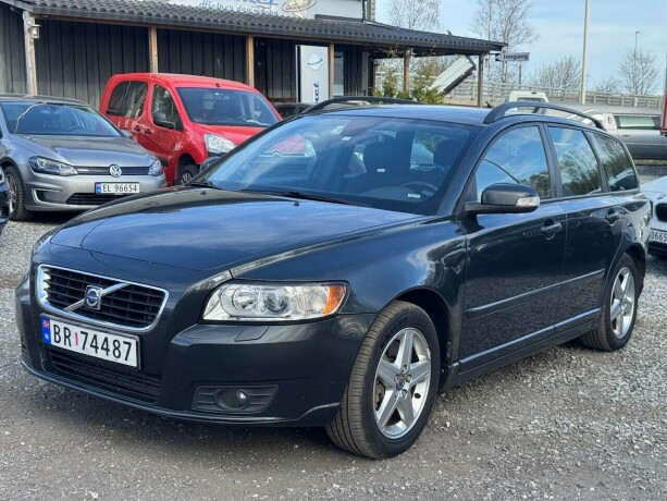 volvo-v50-diesel-2008-big-2