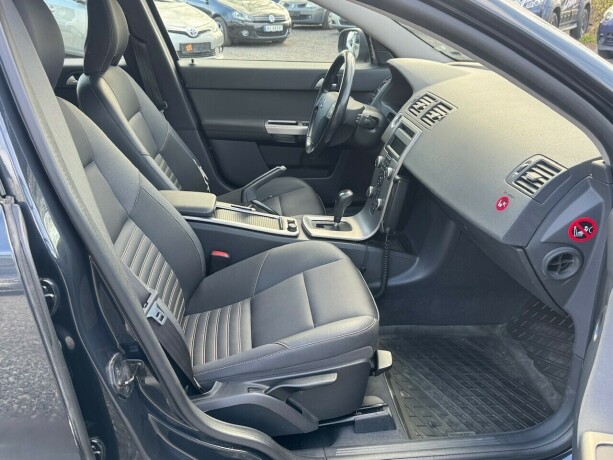 volvo-v50-diesel-2008-big-12