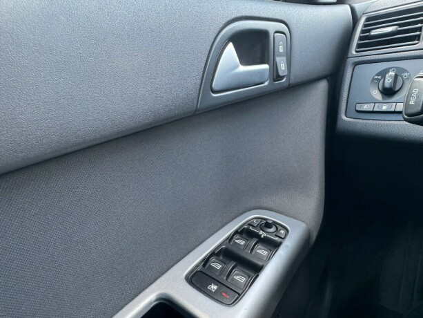 volvo-v50-diesel-2008-big-17