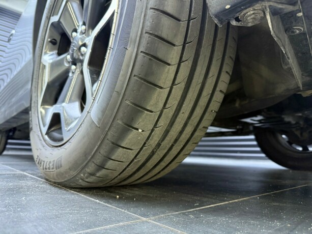 subaru-xv-bensin-2012-big-10