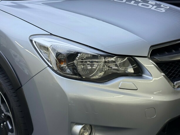 subaru-xv-bensin-2012-big-3