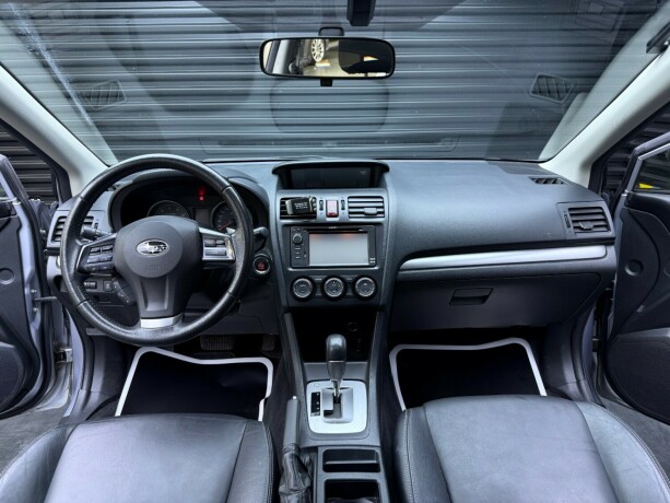 subaru-xv-bensin-2012-big-11