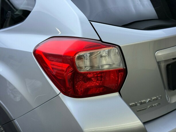 subaru-xv-bensin-2012-big-8